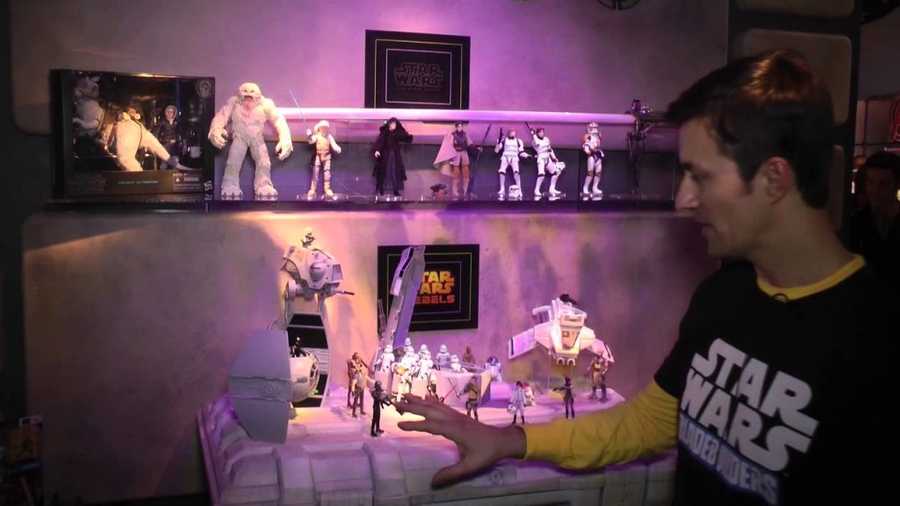 'Star Wars: The Force Awakens' Unveils New Toys in Global Unboxing Event