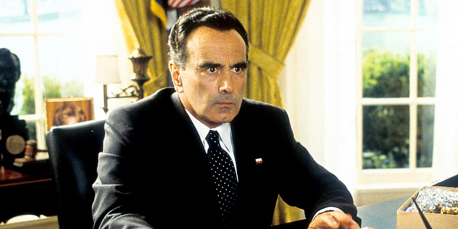 Dan Hedaya in 'Dick'