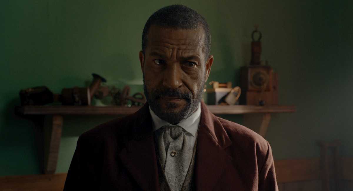 Phil Morris Talks ‘Ghosts of the Ozark’