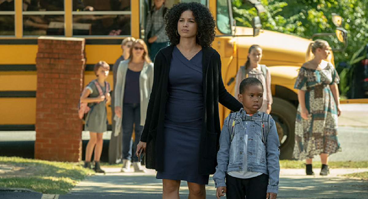 (L to R) Alisha Wainwright and Ja’Siah Young in Netflix's 'Raising Dion'