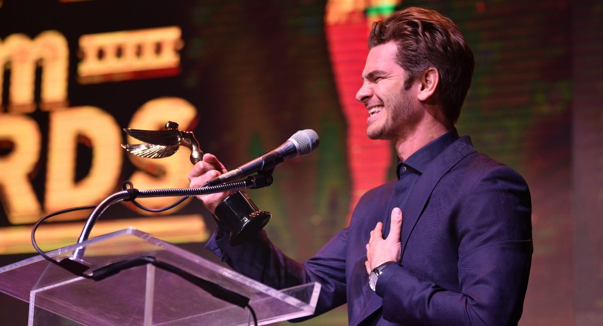 Andrew Garfield excepting award
