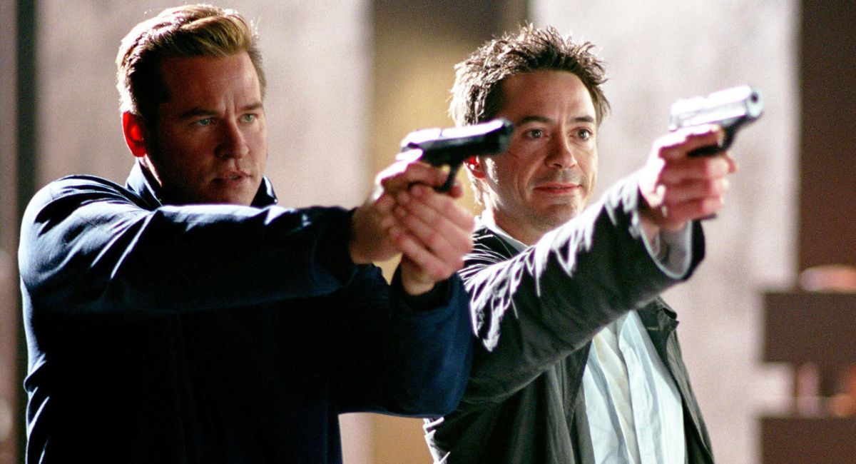 Kilmer and Downey with guns