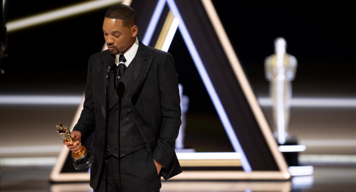 Will Smith accepts the Oscar® for Actor in a Leading Role