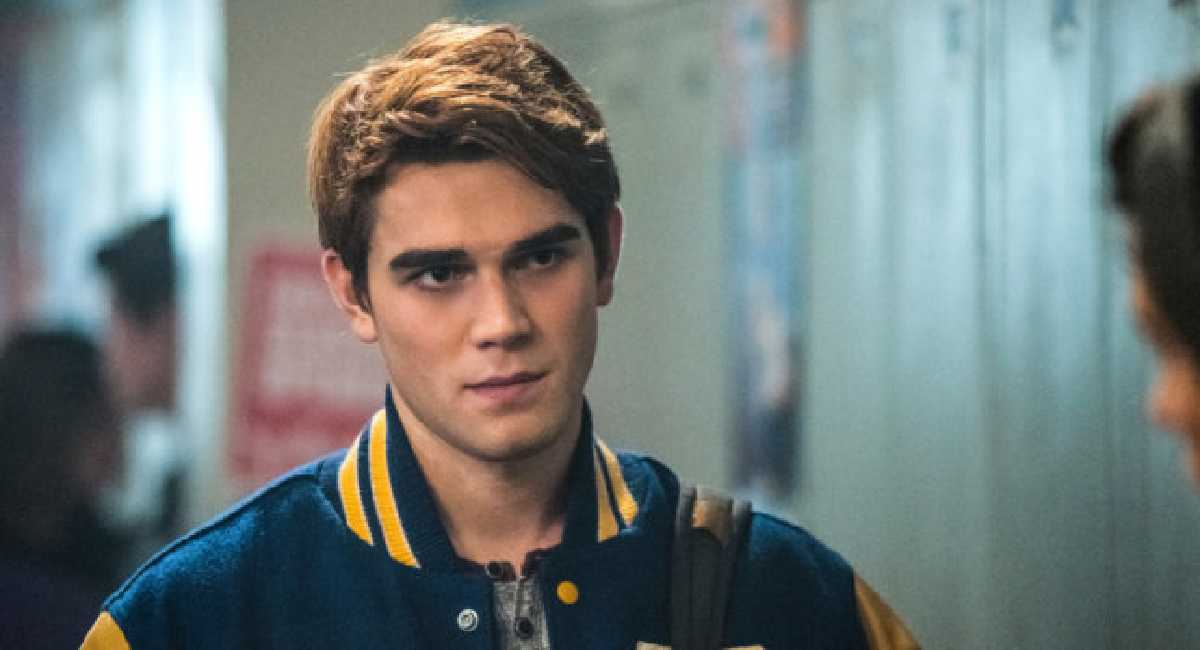 KJ Apa and Isabel May Cast as the ‘Wonder Twins’