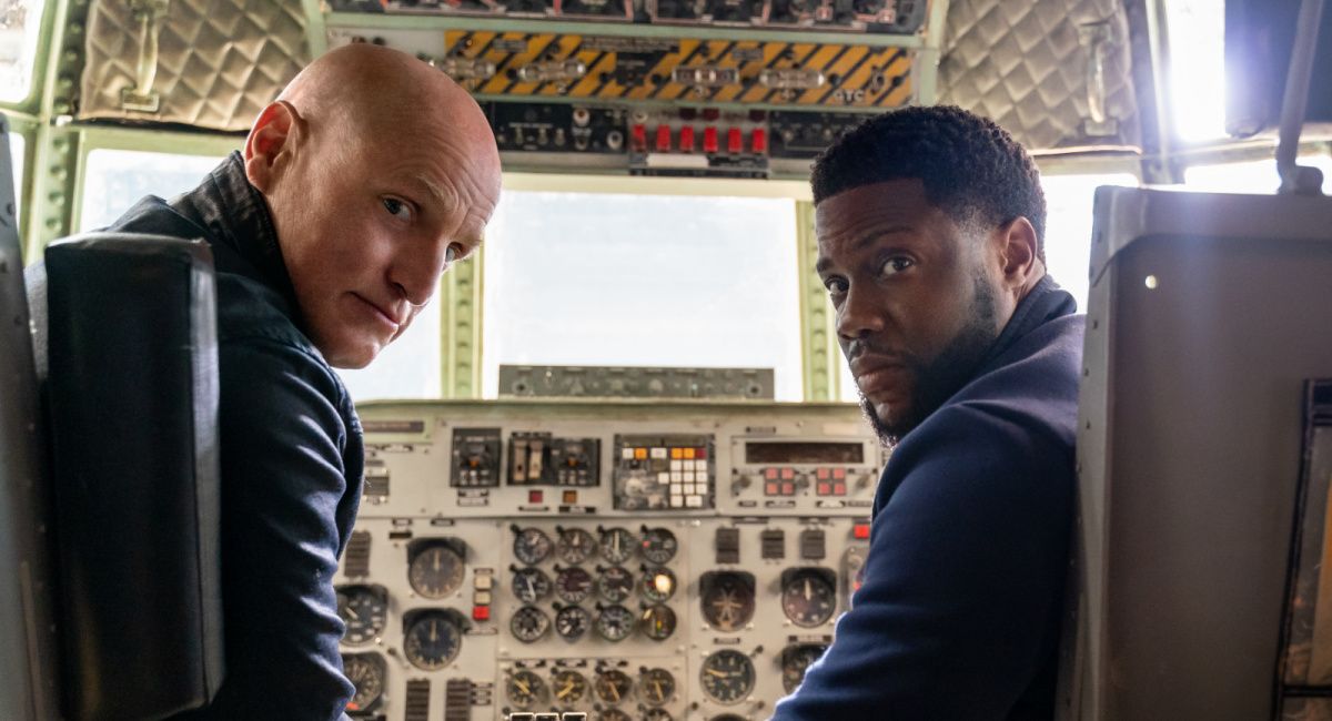 Woody Harrelson as The Man From Toronto and Kevin Hart as Teddy in 'The Man From Toronto.'