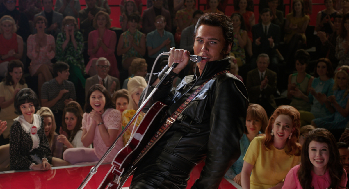 Austin Butler as Elvis in Warner Bros. Pictures’ drama 'Elvis,' a Warner Bros. Pictures release.