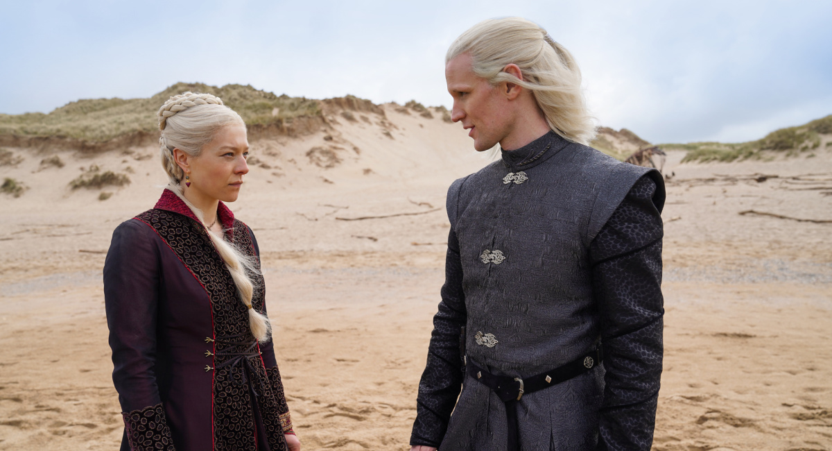 Como Emma D'Arcy "Princesa Rhaenyra Targaryen" E Matt Smith como "Príncipe Daemon Targaryen." Na 'Casa do Dragão'.