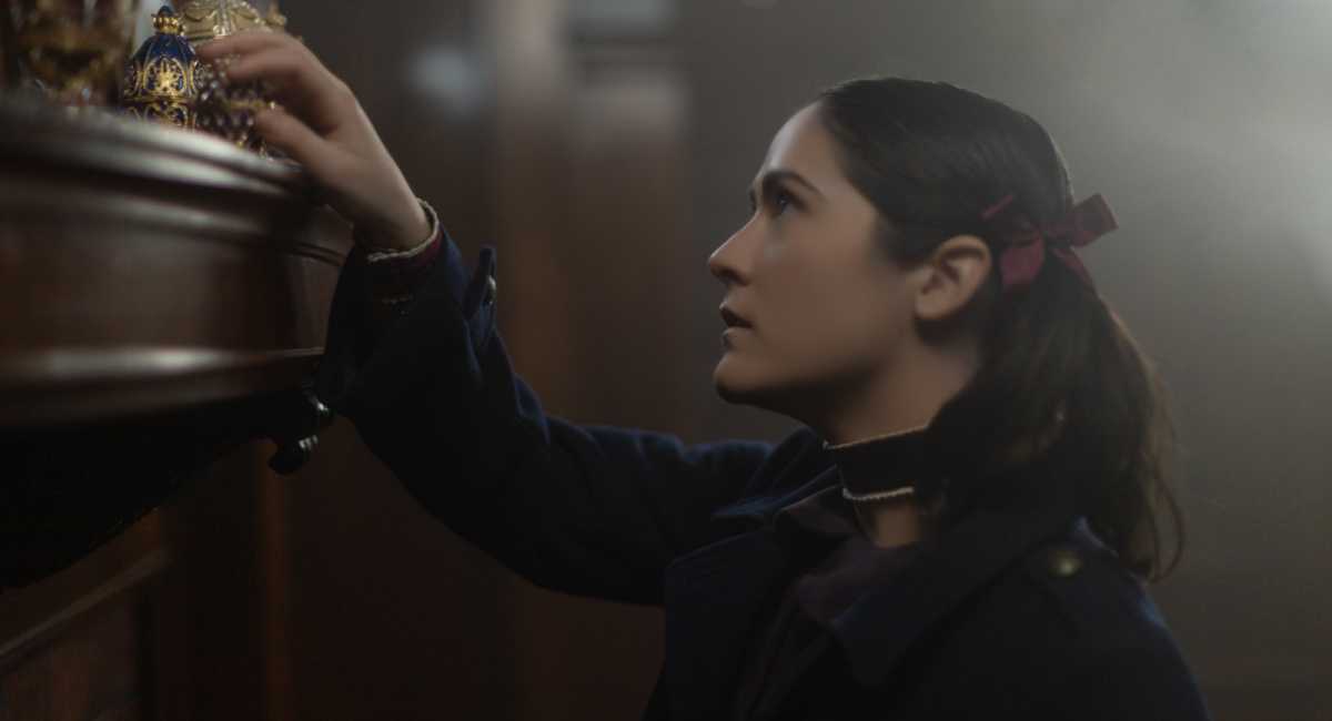 ‘Orphan: First Kill' Interviews: Julia Stiles and Isabelle Fuhrman