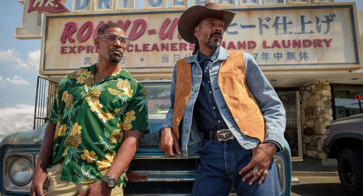 Jamie Foxx as Bud and Snoop Dogg as Big John in 'Day Shift.'