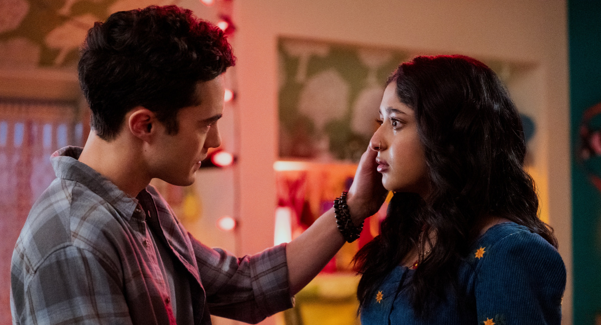 Darren Barnet as Paxton Hall-Yoshida, and Maitreyi Ramakrishnan as Devi in 'Never Have I Ever.'