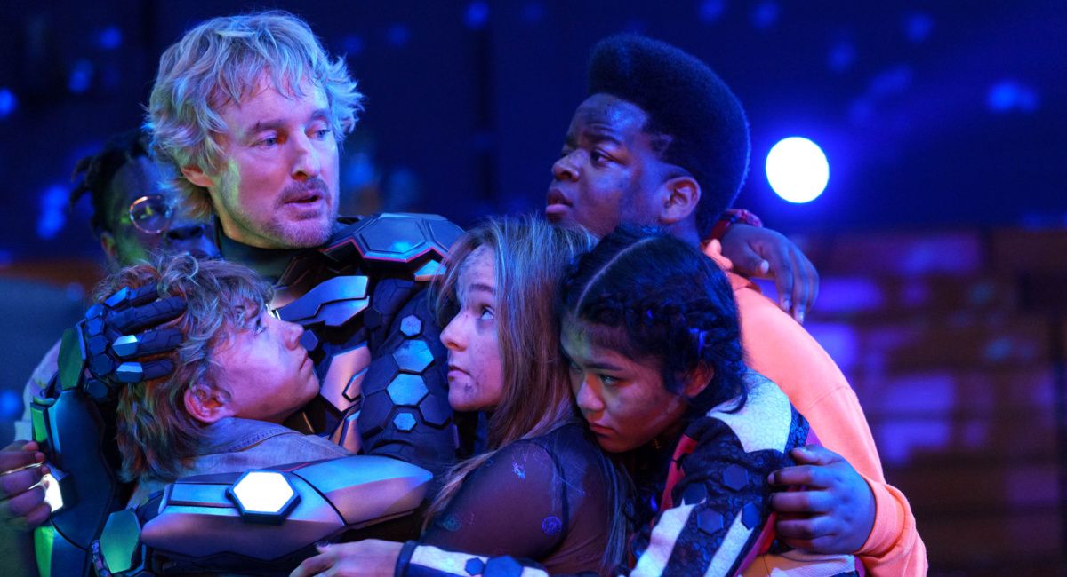 Walker Scobell as Charlie, Owen Wilson as Jack, Keith L. Williams as Berger, Abby James Witherspoon as Lizzie, and Momona Tamada as Maya in 'Secret Headquarters' from Paramount Pictures.