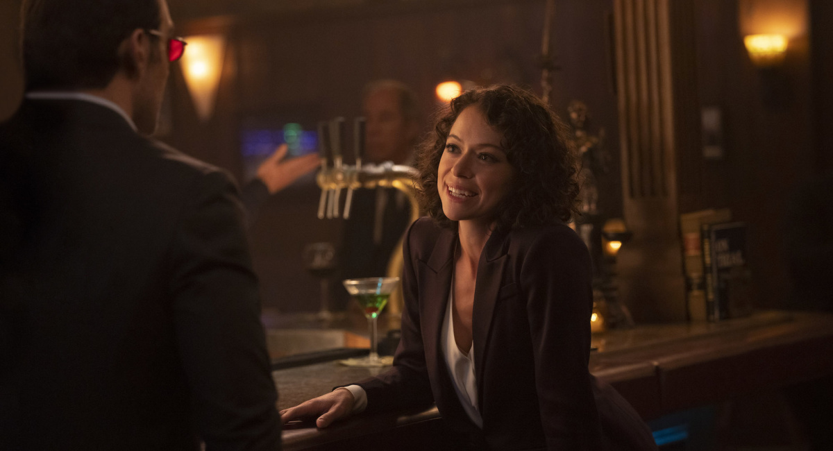 (L to R): Charlie Cox as Daredevil/Matt Murdock and Tatiana Maslany as She-Hulk/Jennifer "Jen" Walters in Marvel Studios' 'She-Hulk: Attorney At Law,' exclusively on Disney+.