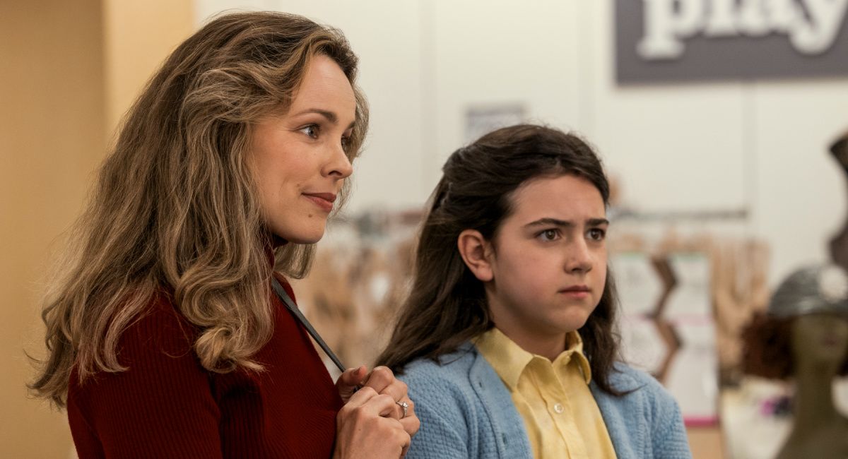 Rachel McAdams as Barbara Dimon and Abby Ryder Fortson as Margaret Simon in 'Are You There God? It’s Me, Margaret.'