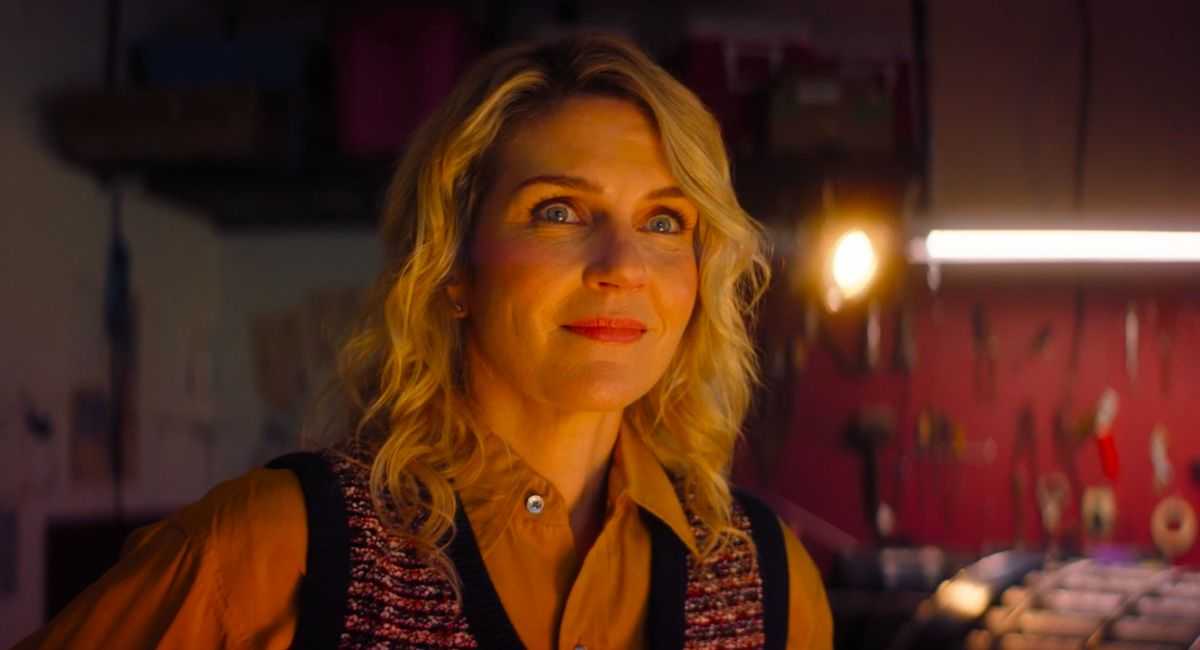 'Linoleum' Interview: Rhea Seehorn Talks New Sci-fi Comedy