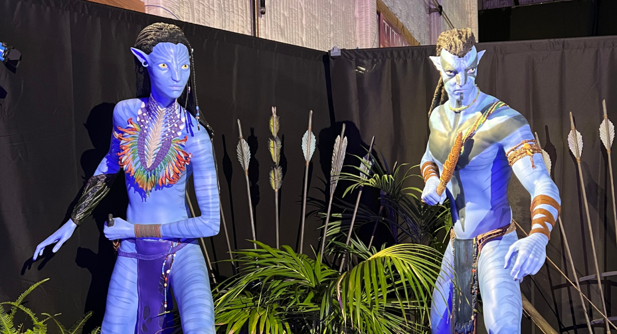 'Avatar: The Way of Water' statues at the Lightstorm Entertainment Museum. 
