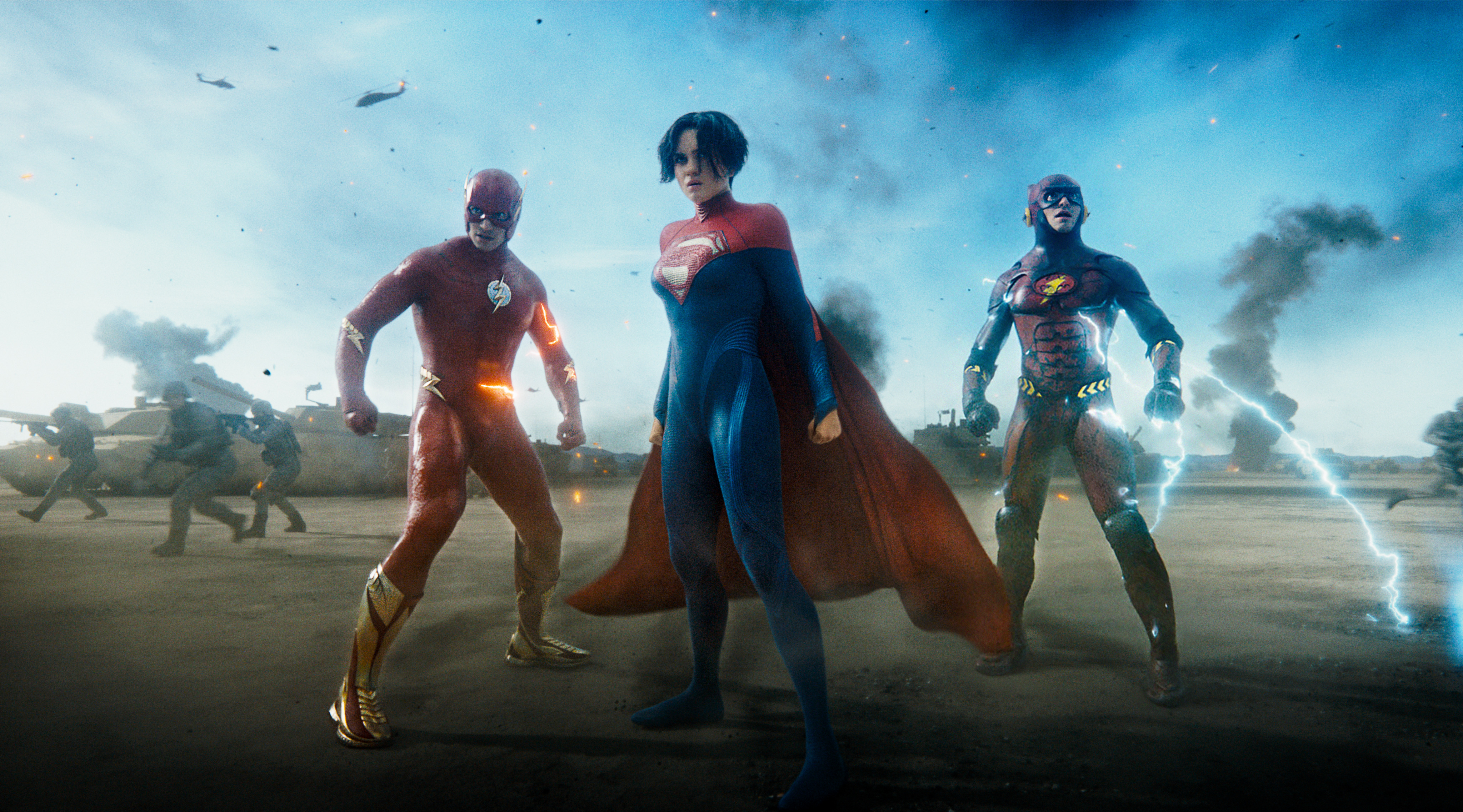 Ezra Miller como Barry Allen/The Flash, Sasha Kale como Kara Zor-El/Supergirl e Ezra Miller como Barry Allen/The Flash na Warner Bros.  Pictures 'The Flash', da Warner Bros.  Fotos divulgadas.