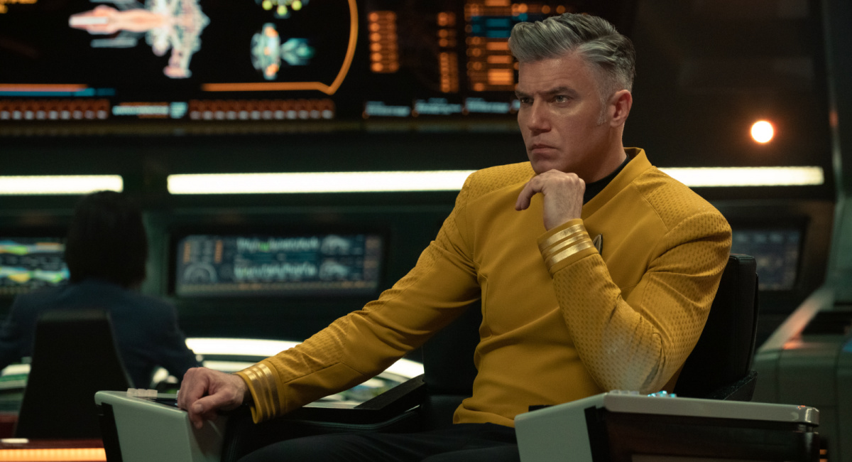 Anson Mount as Pike in 'Star Trek: Strange New Worlds,'