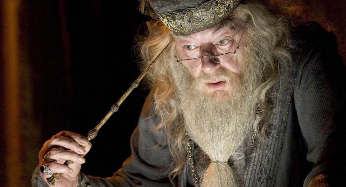 Michael Gambon as Albus Dumbledore and Daniel Radcliffe as Harry Potter in Harry Potter and the Goblet of Fire.