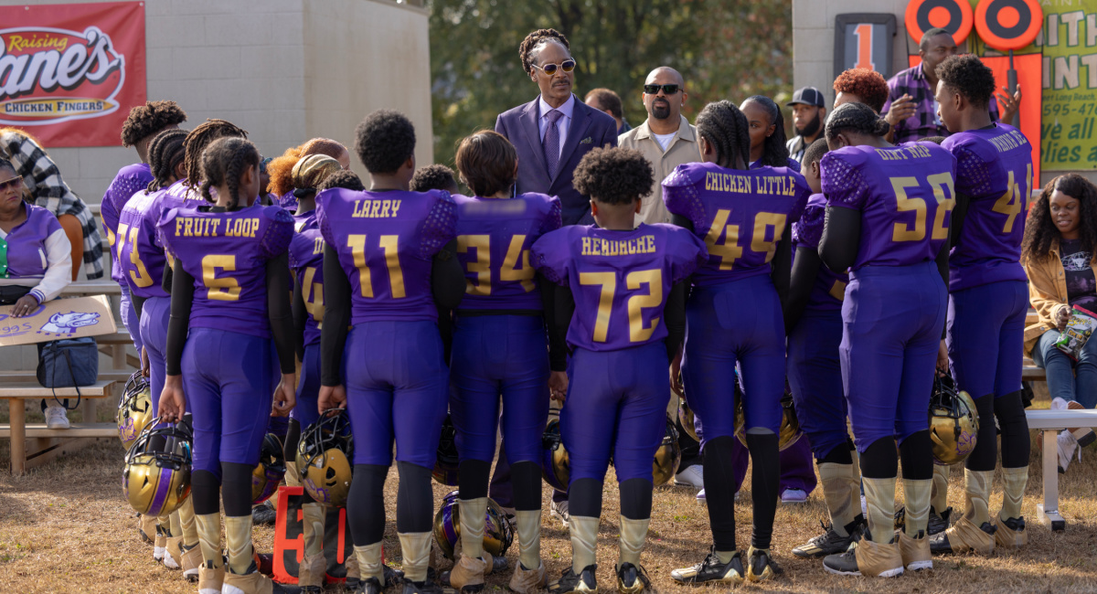Snoop Dogg as Jaycen "2 J's" Jennings and Mike Epps as Kareem in director Charles Stone III's 'The Underdoggs,' an Amazon MGM Studios film.