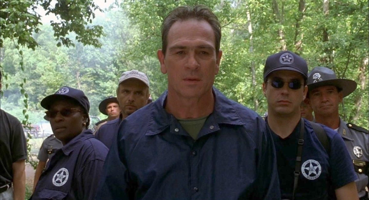 Joe Pantoliano, Tommy Lee Jones and Robert Downey Jr. in 'U.S. Marshalls.'