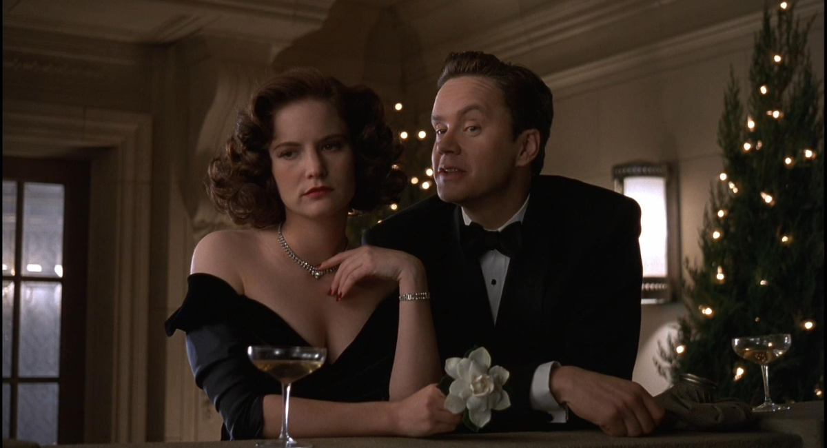 Jennifer Jason Leigh and Tim Robbins in 'The Hudsucker Proxy.'