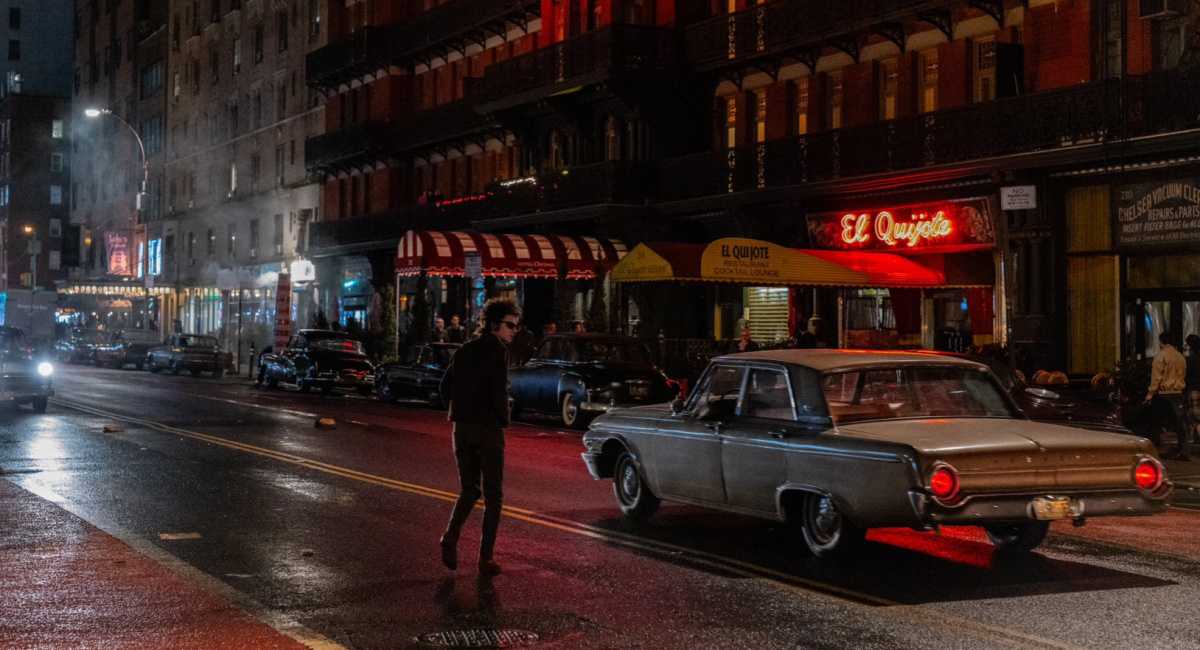 First Official Picture of Timothée Chalamet in Bob Dylan Movie