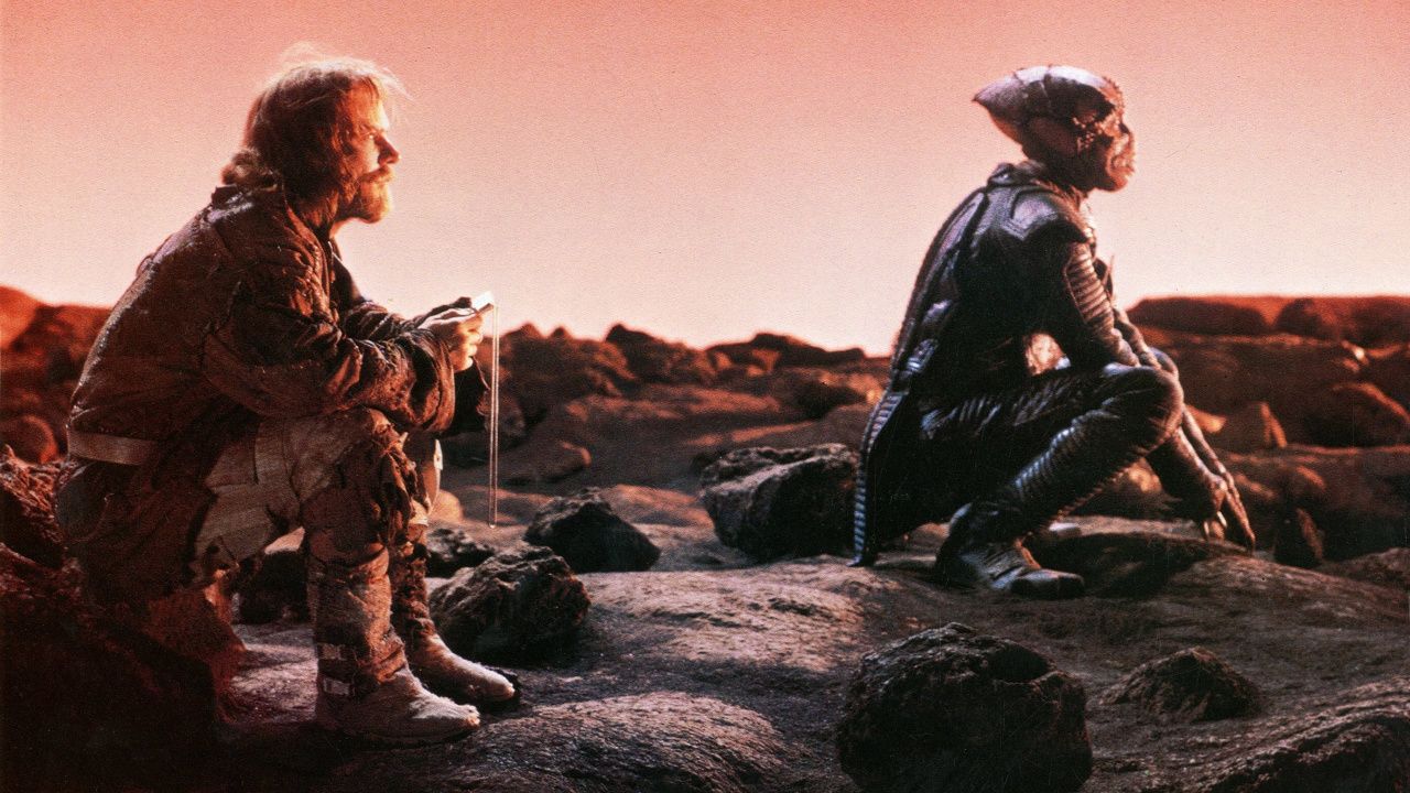 Dennis Quaid and Louis Gossett Jr. in 'Enemy Mine'.