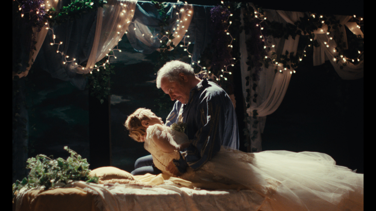 Keith Kupferer in Kelly O’Sullivan and Alex Thompson’s 'Ghostlight'.