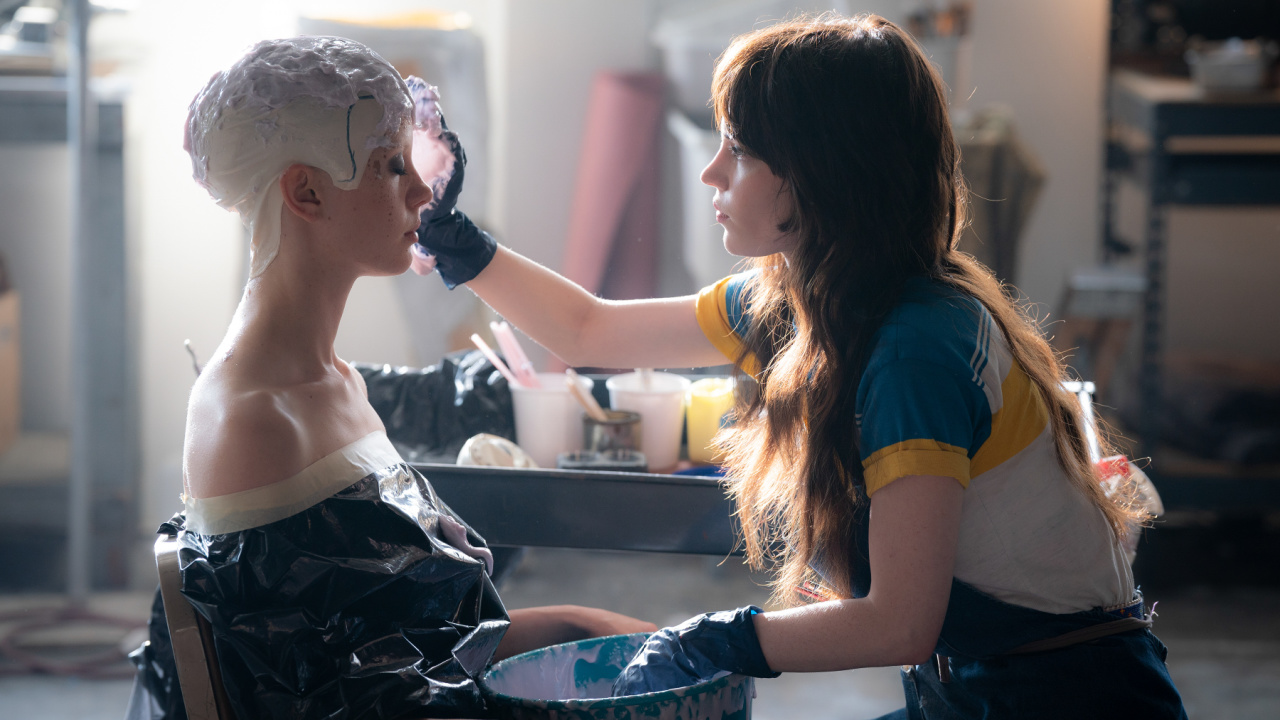 Mia Goth and Sophie Thatcher in 'Maxxxine'.