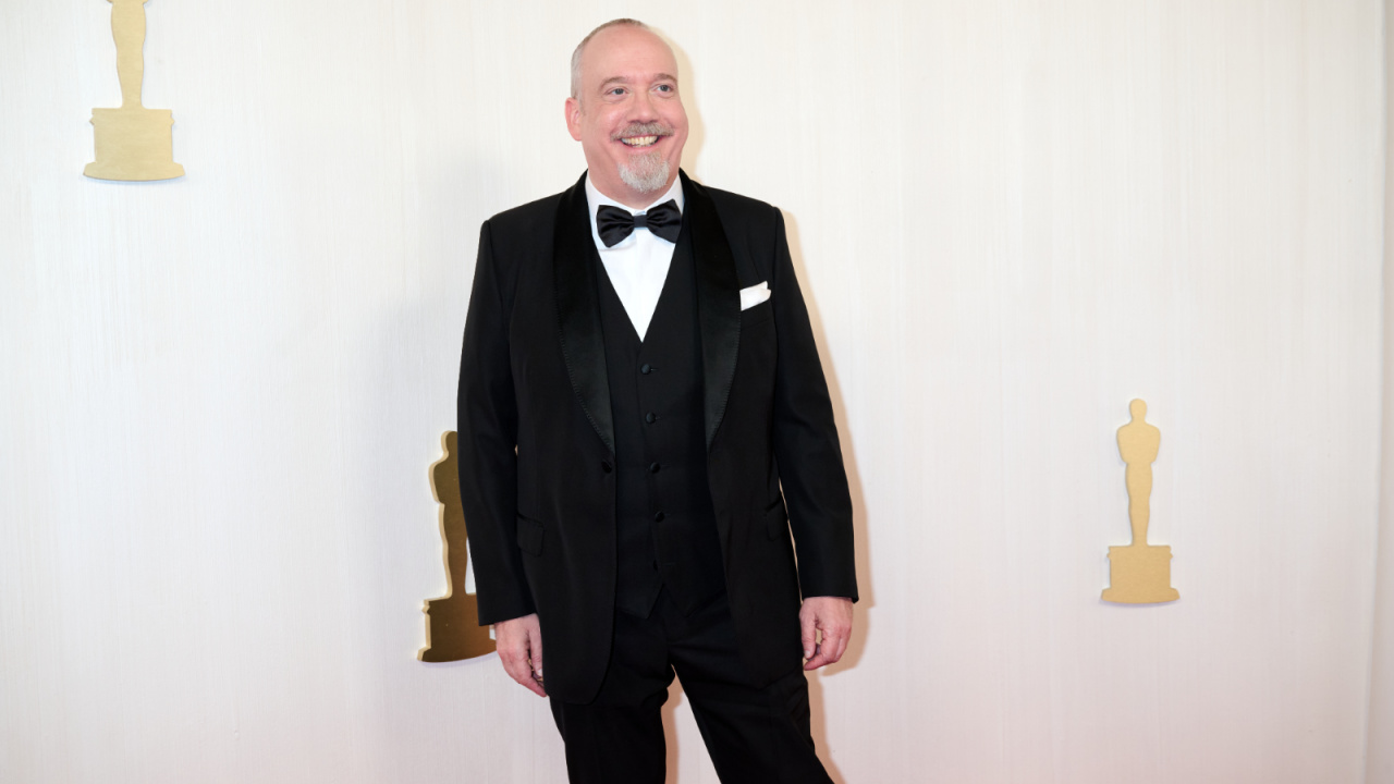 Oscar® nominee Paul Giamatti arrives on the red carpet at the 96th Oscars® at the Dolby® Theatre at Ovation Hollywood on Sunday, March 10, 2024. Credit/Provider: Mike Baker / ©A.M.P.A.S. Copyright: ©A.M.P.A.S.