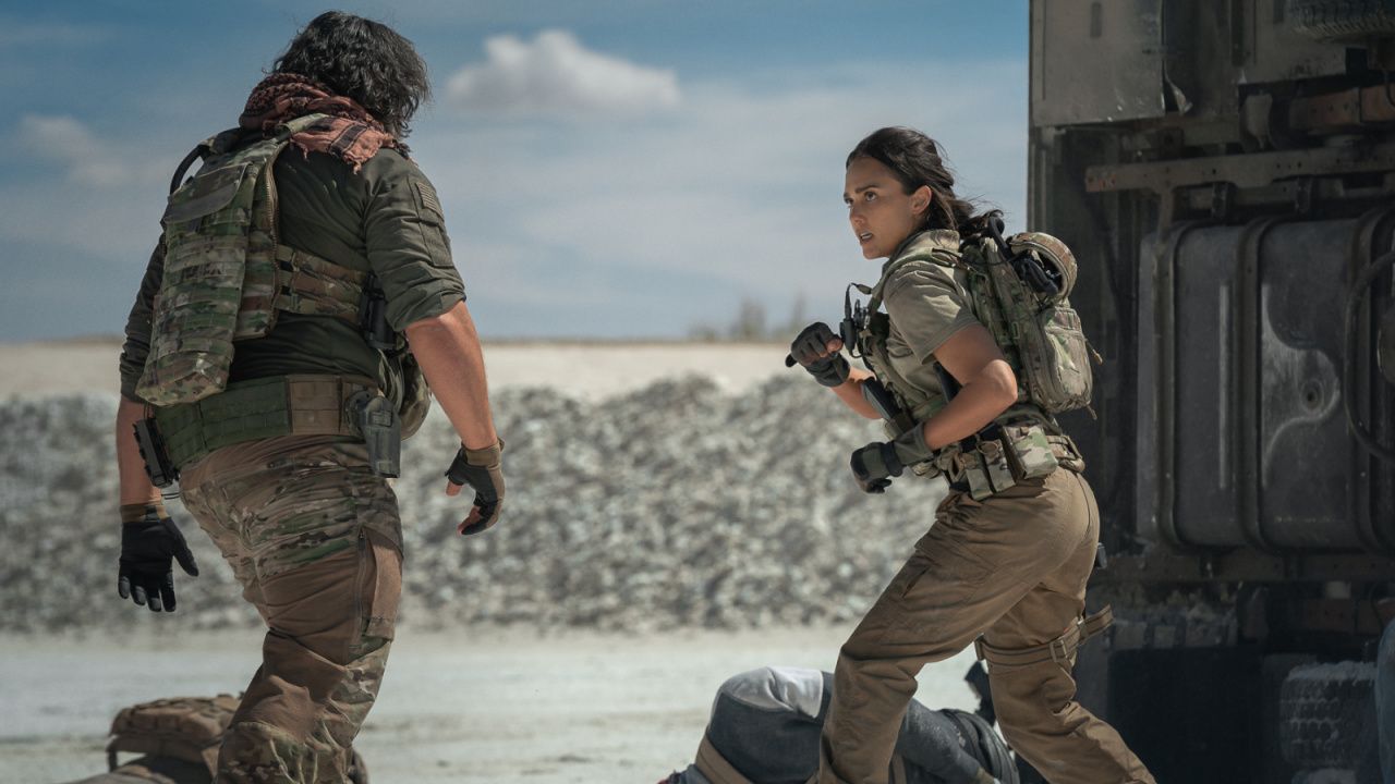 Jessica Alba as Parker in 'Trigger Warning'.