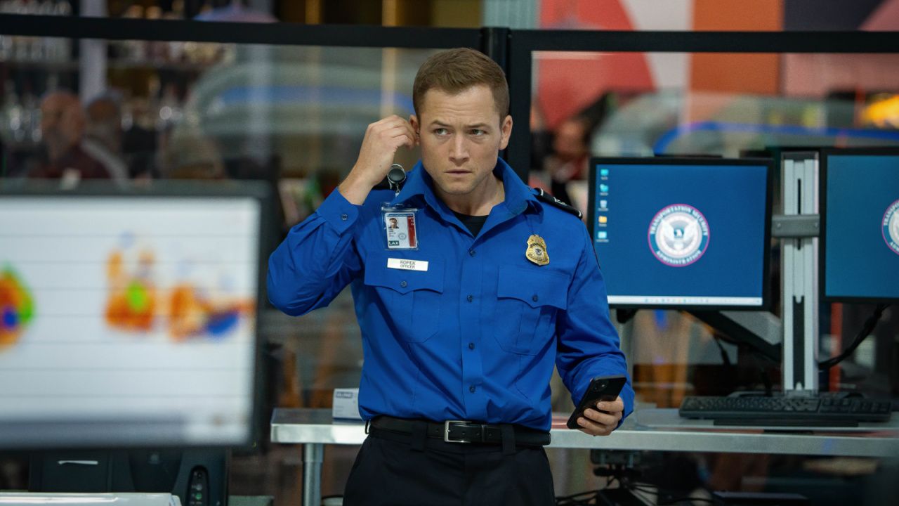 Taron Egerton as Ethan Kopek in 'Carry-On'. Photo: Sam Lothridge/Netflix ©2024.