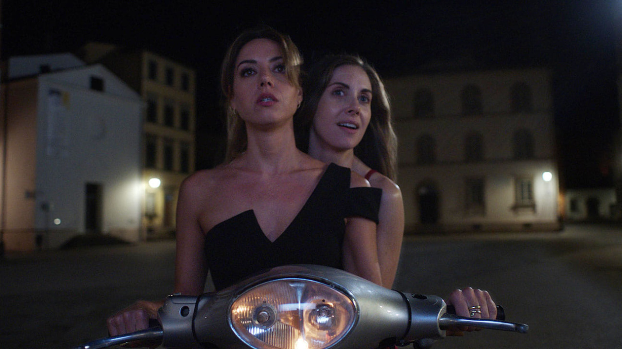 (L to R) Aubrey Plaza as Kat and Alison Brie as Amber in 'Spin Me Round.'