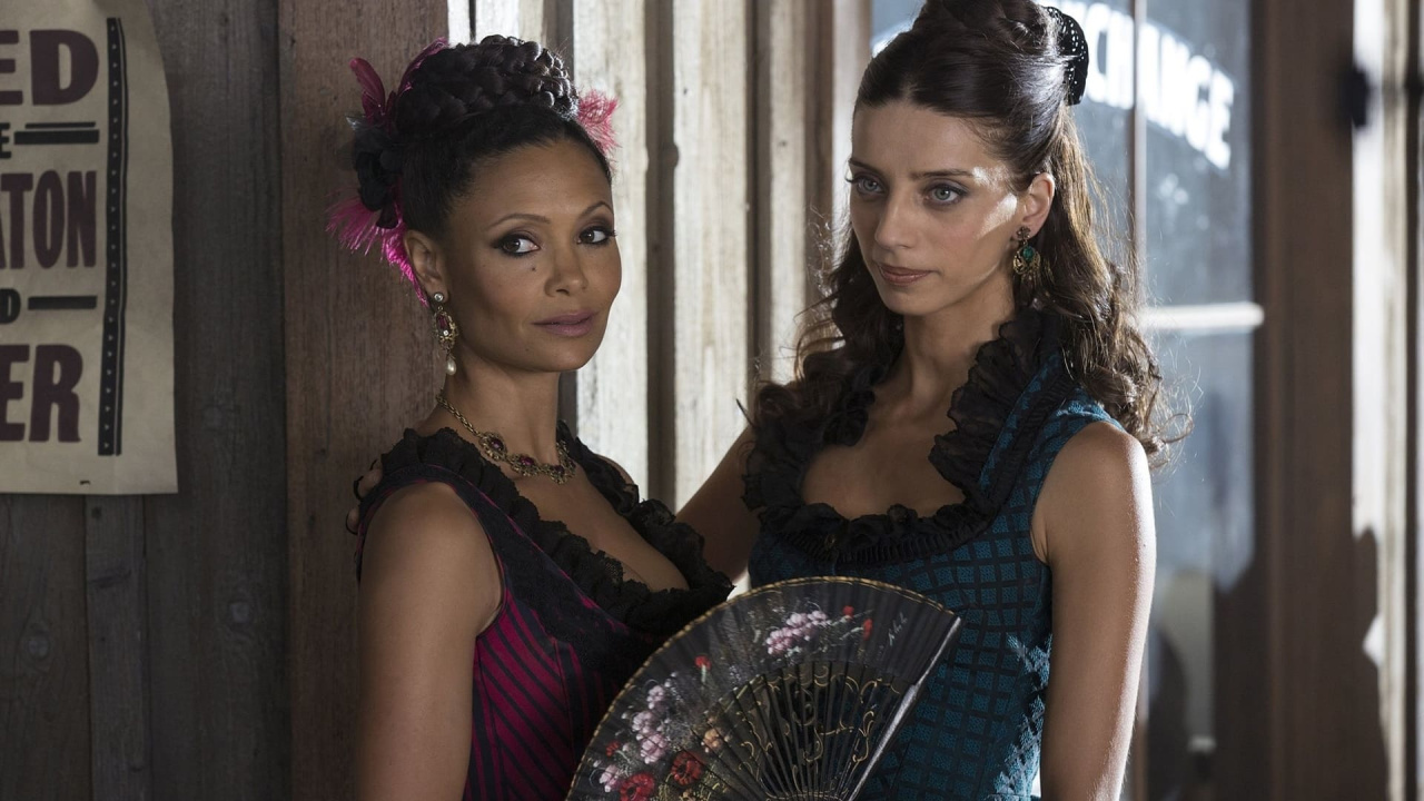 (L to R) Thandiwe Newton and Angela Sarafyan in 'Westworld'. Photo: HBO.