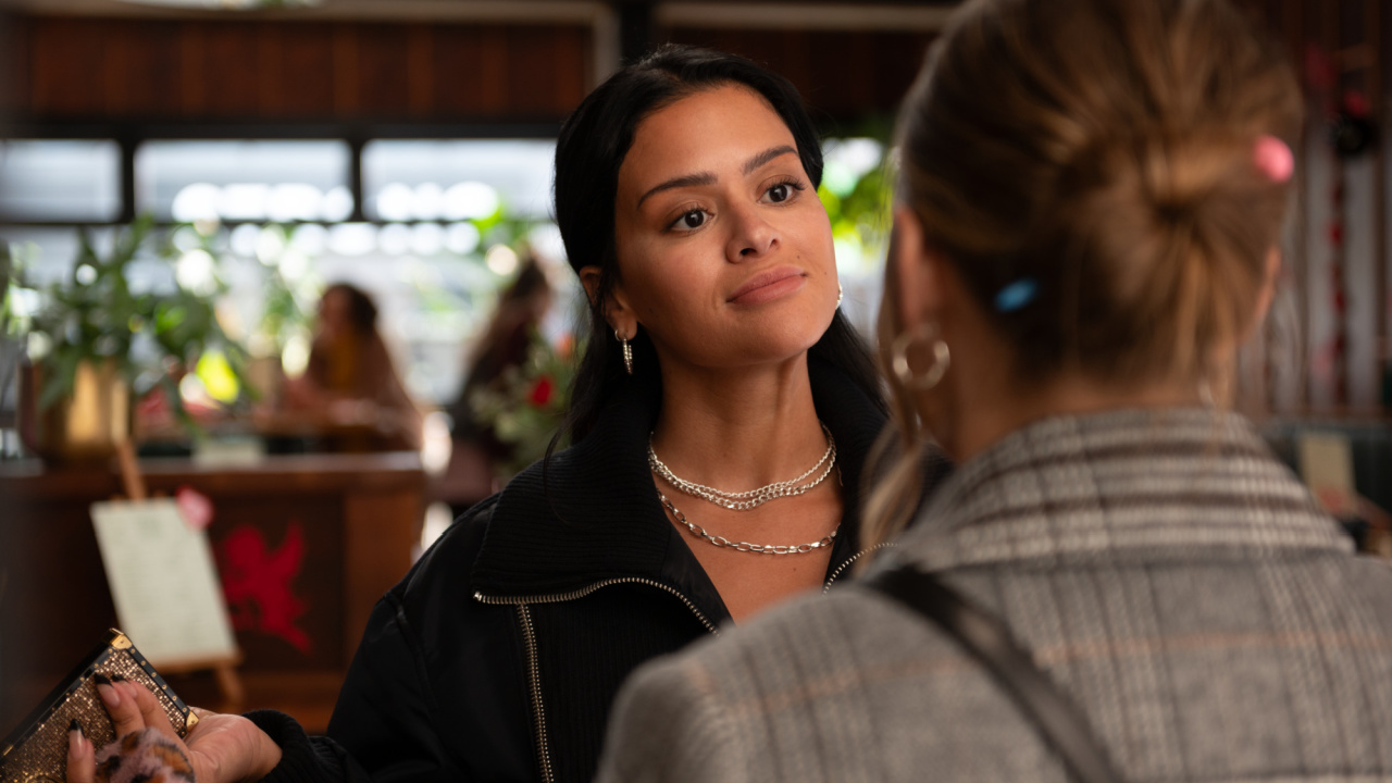 (L to R) Gigi Zumbado as Monica, and Olivia Holt as Ally in Screen Gems and Spyglass Media Group's 'Heart Eyes'. Photo: Christopher Moss.