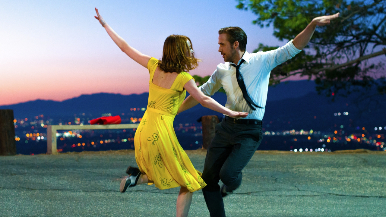 (L to R) Emma Stone and Ryan Gosling in 'La La Land'. Photo: Lionsgate.