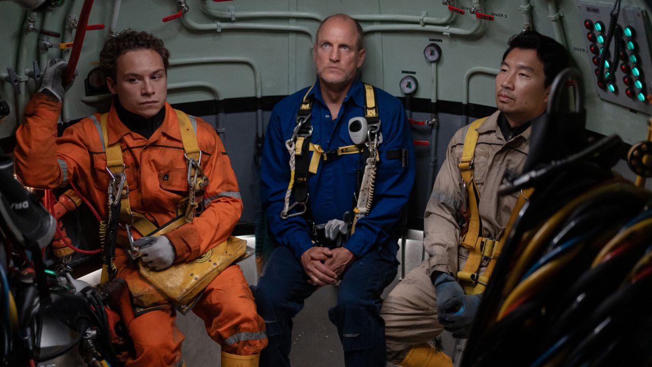 (L to R) Finn Cole stars as Chris Lemons, Woody Harrelson as Duncan Allcock and Simu Liu as Dave Yuasa 'Last Breath', a Focus Features release. Photo: Mark Cassar / © 2024 Focus Features LLC.