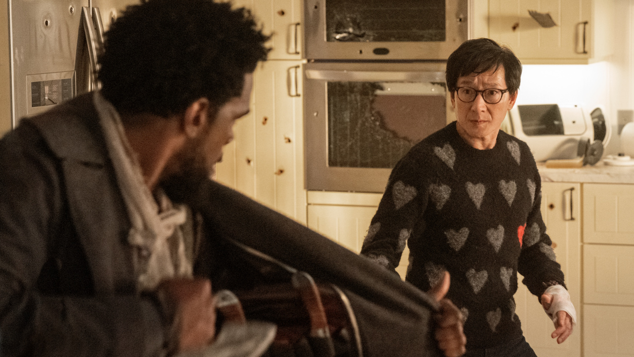 (L to R) The Raven (Mustafa Shakir) and Marvin Gable (Ke Huy Quan) in 'Love Hurts', directed by Jonathan Eusebio. Photo: Universal Pictures.