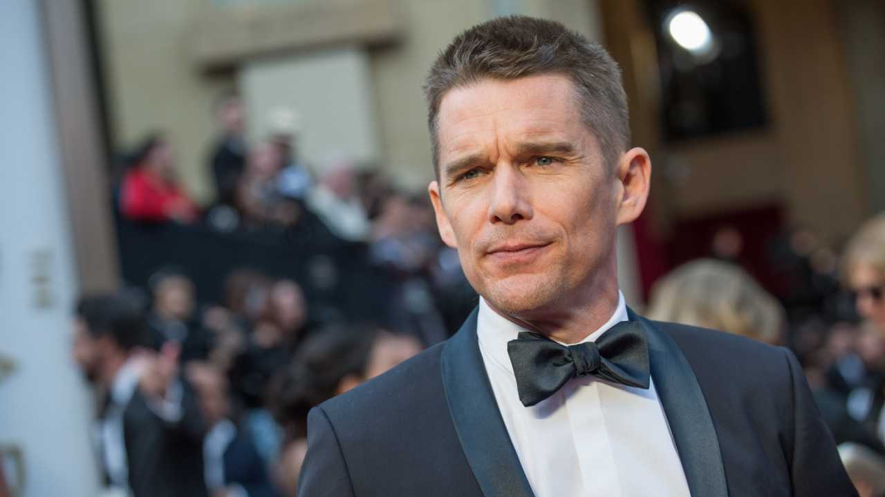 Ethan Hawke to Write Remake of ‘The Gunfighter’