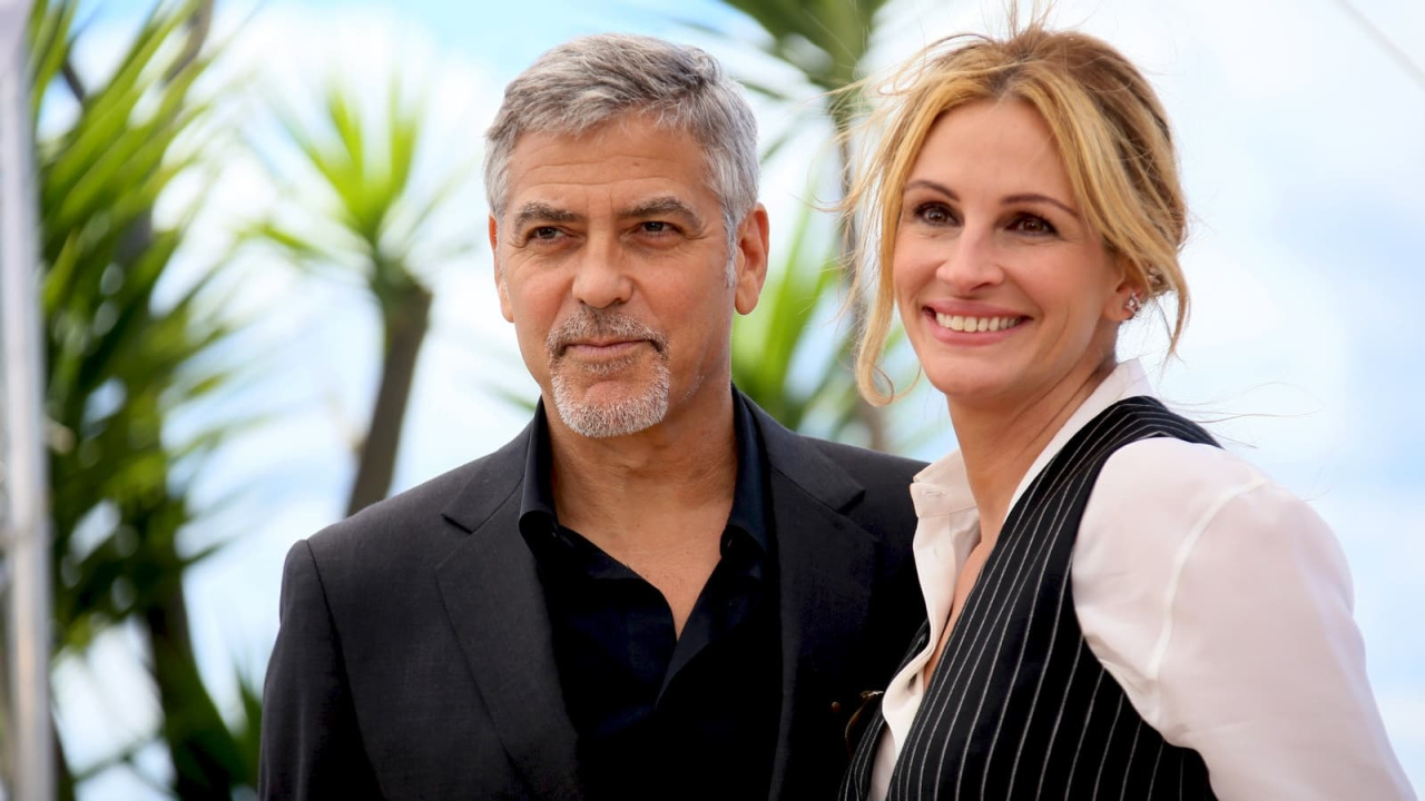 (L to R) George Clooney and Julia Roberts in 'Ticket to Paradise'. Photo: Universal Pictures.