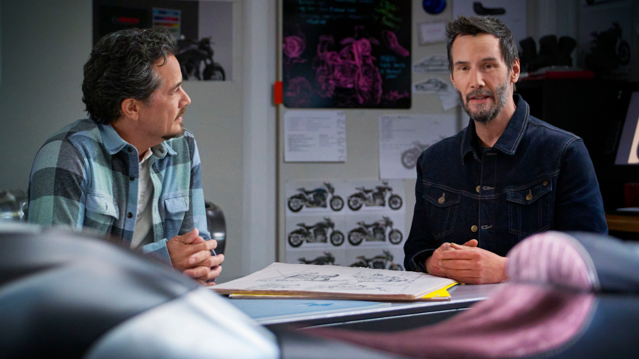 (L to R) Gard Hollinger and Keanu Reeves in the Roku Channel docuseries 'Visionaries'. Photo: Roku Channel.