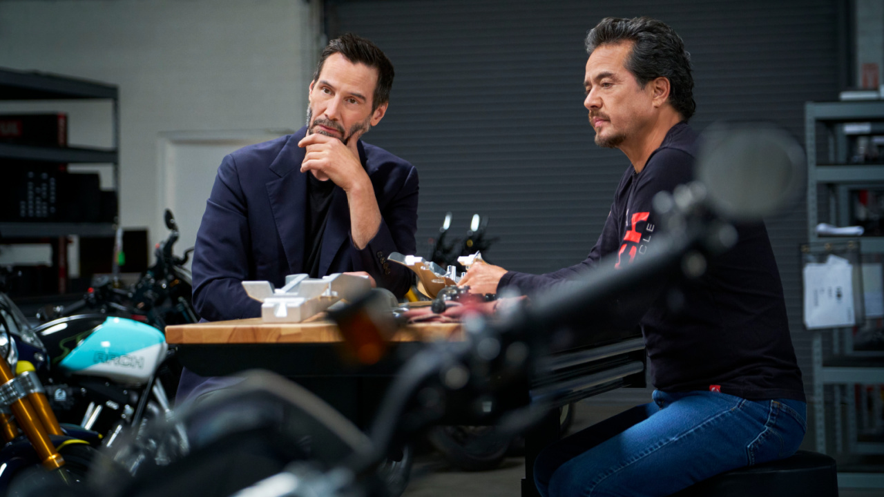 (L to R) Keanu Reeves and Gard Hollinger in the Roku Channel docuseries 'Visionaries'. Photo: Roku Channel.