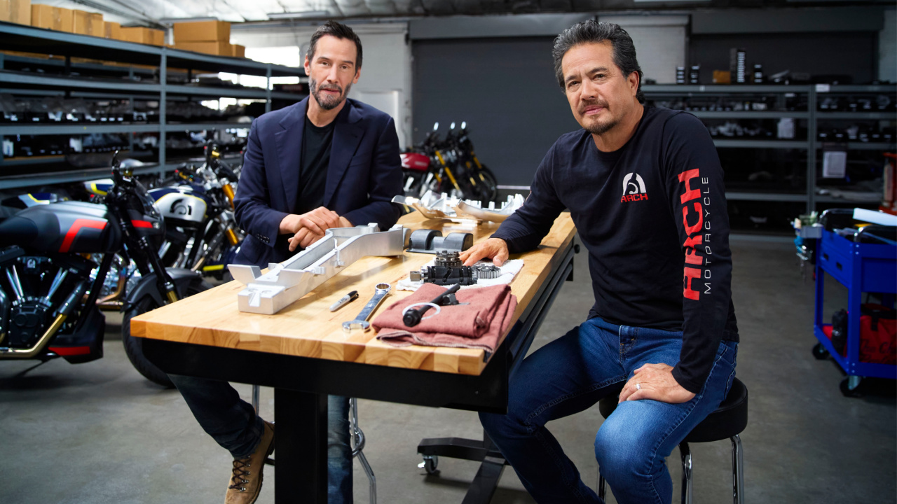 (L to R) Keanu Reeves and Gard Hollinger in the Roku Channel docuseries 'Visionaries'. Photo: Roku Channel.