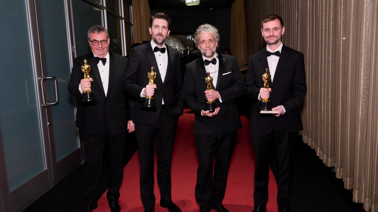 (L to R) Stephen James, Gerd Nefzer, Paul Lambert, and Rhys Salcombe pose backstage with the Oscar® for Visual Effects during the live ABC Telecast of the 97th Oscars® at Dolby® Theatre at Ovation Hollywood on Sunday, March 2, 2025. Credit/Provider: Robert Gladden / The Academy. Copyright: ©A.M.P.A.S.