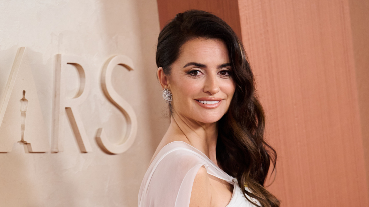 Penélope Cruz arrives on the red carpet of the 97th Oscars® at the Dolby® Theatre at Ovation Hollywood on Sunday, March 2, 2025. Credit/Provider: Etienne Laurent / The Academy. Copyright: ©A.M.P.A.S.