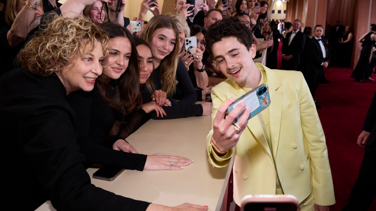 Timothée Chalamet arrives on the red carpet of the 97th Oscars® at the Dolby® Theatre at Ovation Hollywood on Sunday, March 2, 2025. Credit/Provider: Mark Von Holden / The Academy. Copyright: ©A.M.P.A.S.