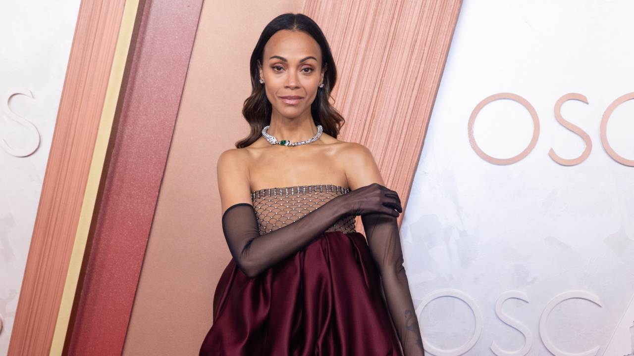 Zoe Saldaña arrives on the red carpet of the 97th Oscars® at the Dolby® Theatre at Ovation Hollywood on Sunday, March 2, 2025. Credit/Provider: Etienne Laurent / The Academy. Copyright: ©A.M.P.A.S.