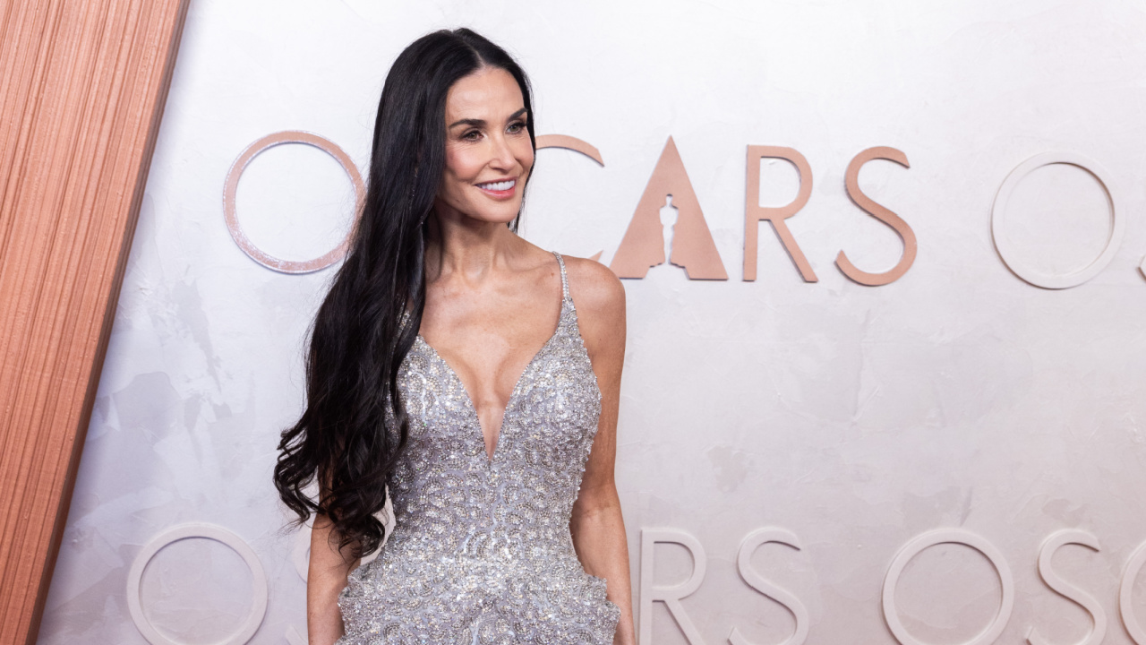 Demi Moore arrives on the red carpet of the 97th Oscars® at the Dolby® Theatre at Ovation Hollywood on Sunday, March 2, 2025. Credit/Provider: Etienne Laurent / The Academy. Copyright: ©A.M.P.A.S.