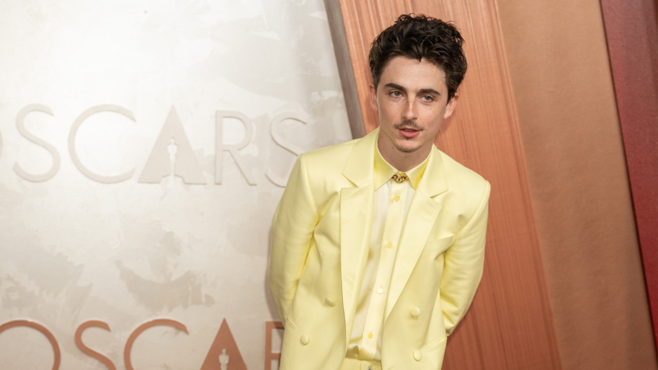 Timothee Chalamet arrives on the red carpet of the 97th Oscars® at the Dolby® Theatre at Ovation Hollywood on Sunday, March 2, 2025. Credit/Provider: Michael Baker / The Academy. Copyright: ©A.M.P.A.S.