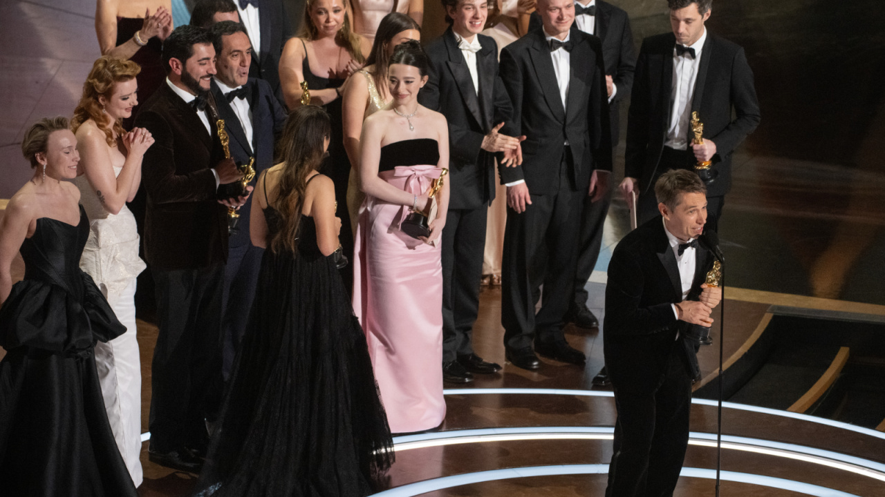 Sean Baker accepts the Oscar® for Best Picture along side Samantha Quan, Mikey Madison, Mark Eydelshteyn, Sean Bake, Yuriy Borisov and Alex Coco during the live ABC Telecast of the 97th Oscars® at the Dolby® Theatre at Ovation Hollywood on Sunday, March 2, 2025. Credit/Provider: Phil McCarten / The Academy.